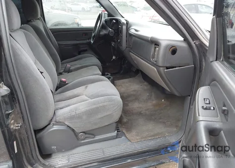 2004 Chevrolet Silverado 1500 Ls z USA, uszkodzony, nr VIN 1GCEC19V74Z120221